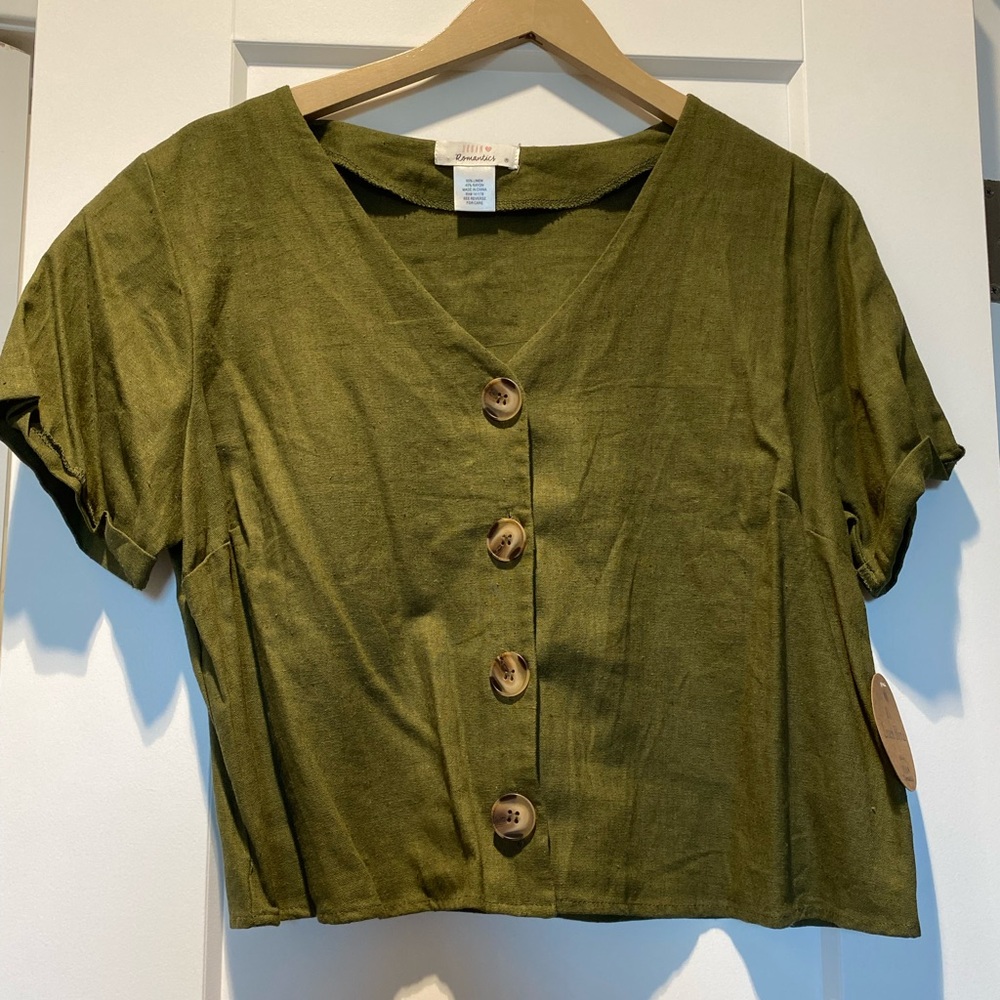 Brand: Urban Romantics
Color: olive green
Size: medium
Fit: crop